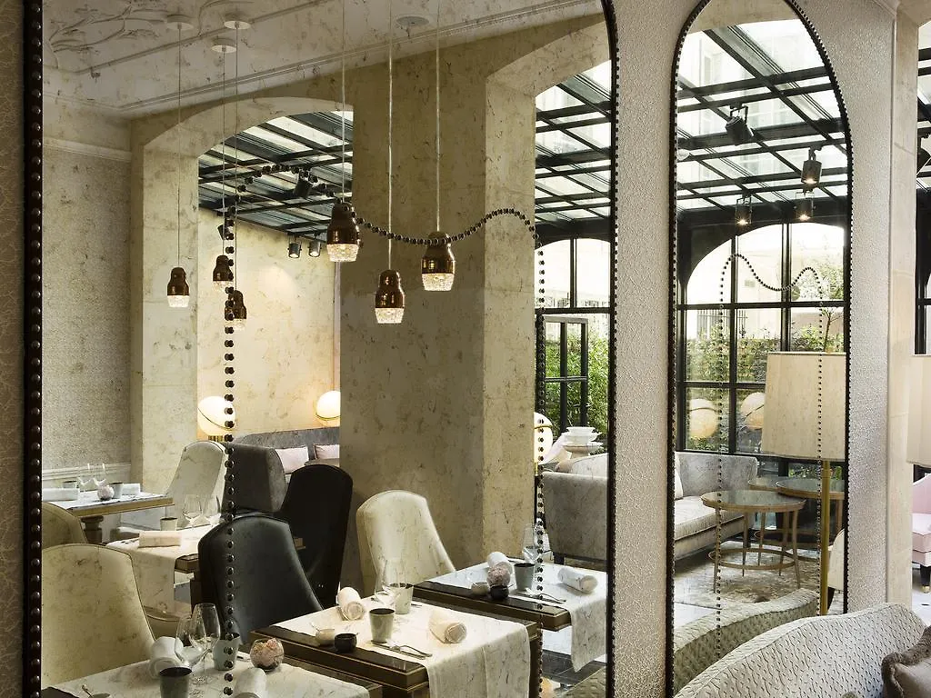 ***** Hotel Le Narcisse Blanc France
