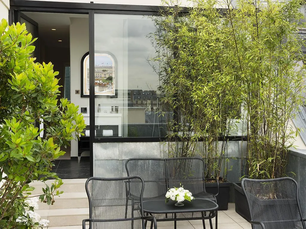 Le Narcisse Blanc 5*, Paris