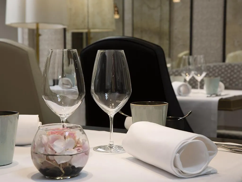 Le Narcisse Blanc Paris