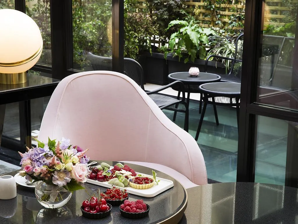 Le Narcisse Blanc Hotel