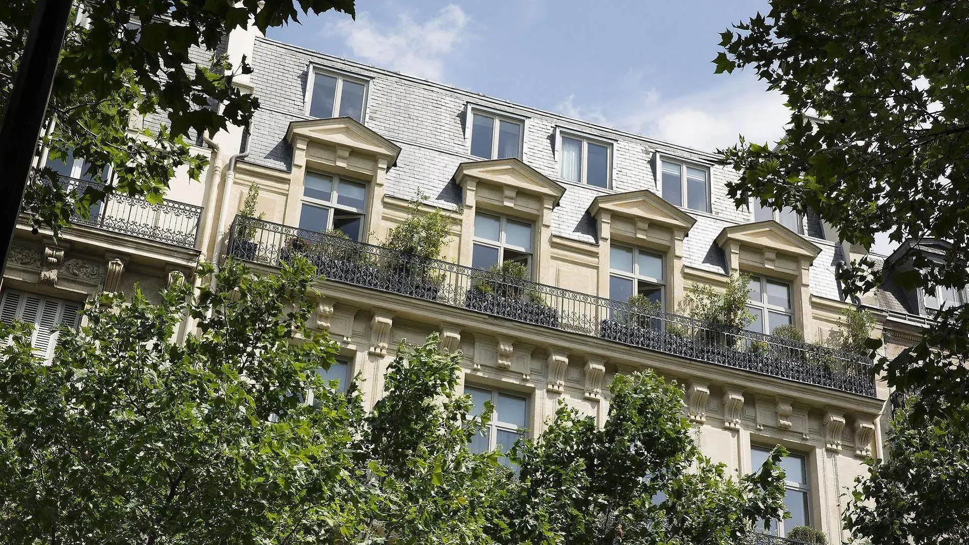 Le Narcisse Blanc 5*, Paris