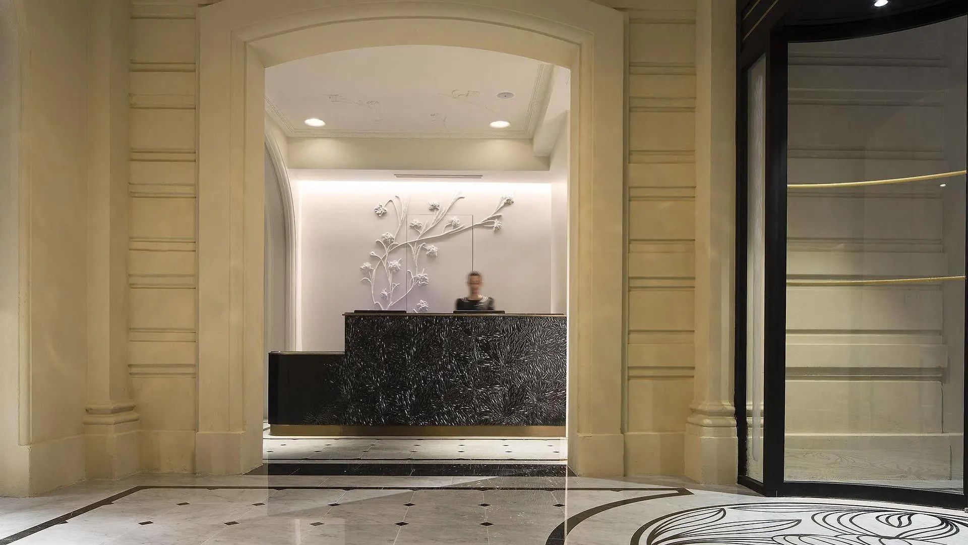 Le Narcisse Blanc 5*, Paris